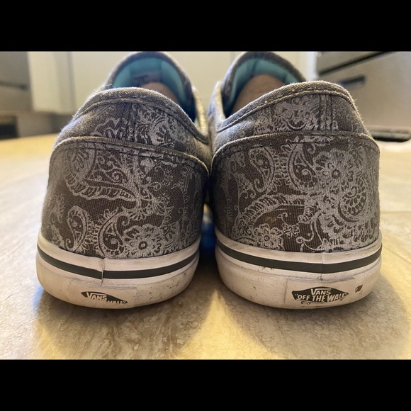 VANS - Picture 4 of 5
